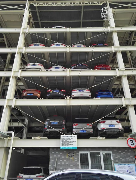 Автомобили Припаркованы Автостоянке Больнице Пекинского Университета Shougang Hospital Пекине Китай — стоковое фото