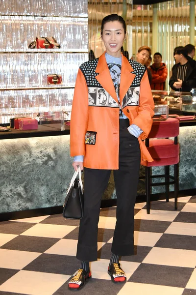 Das Chinesische Model Liu Wen Besucht Eine Werbeveranstaltung Für Prada — Stockfoto