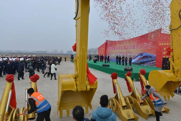 Stavební Vozidla Jsou Pohotovosti Staveništi Železničního Tranzitu Propojující Peking Xiongan — Stock fotografie