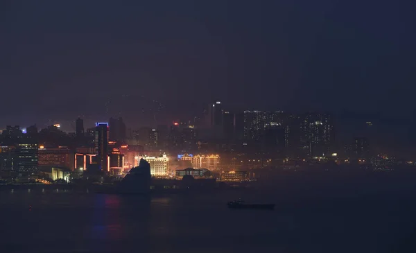 Ночной Вид Зданий Замеченных Смутно Густом Тумане Макао Китай Марта — стоковое фото