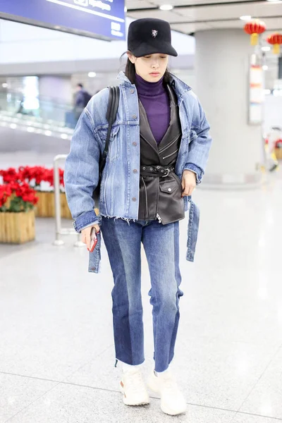 Cantora Atriz Chinesa Victoria Song Song Qian Retratada Aeroporto Internacional — Fotografia de Stock