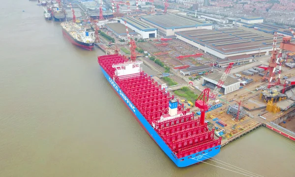 Navio Contêineres Cosco Shipping Capricorn Fabricado Pela Nantong Cosco Khi — Fotografia de Stock