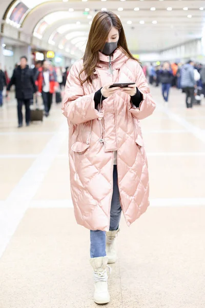 Chinese Model Sui Pictured Beijing Capital International Airport Beijing China — Stock Photo, Image