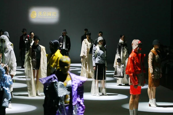 Моделі Відображення Нових Творінь Показі Мод Hempel Нагорода Китай Міжнародний — стокове фото