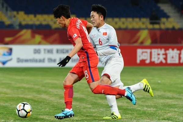 Han Seunggyu Vänster Sparkar Sydkorea Bollen För Att Göra Ett — Stockfoto