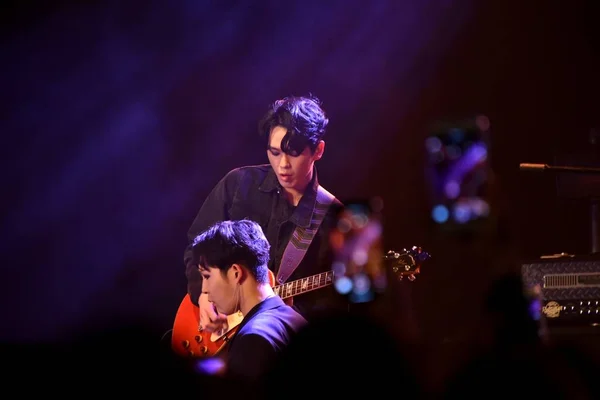 2018年1月28日 韩国乐队 南俱乐部 在中国香港举行的南方俱乐部 南泰贤 现场音乐会上表演 — 图库照片