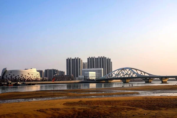 中国東部の山東省青島市の沿岸都市のランドマーク 中国の山武橋の風景 山北Qiao 2018年2月23日 — ストック写真