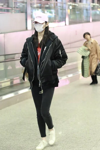 Modelo Chinês Mengyao Mais Conhecido Como Ming Retratado Aeroporto Internacional — Fotografia de Stock