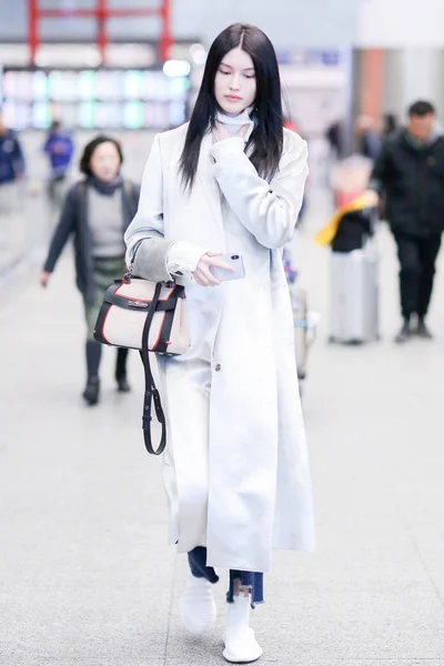 Chinese Model Sui Pictured Beijing Capital International Airport Beijing China — Stock Photo, Image