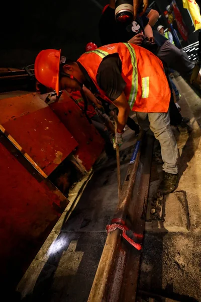 Chinesische Arbeiter Arbeiten Auf Der Gleisbaustelle Des Zweiten Und Dritten — Stockfoto
