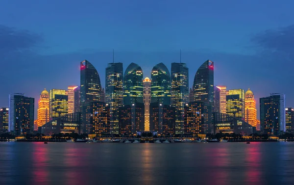 Edifícios Altos Arranha Céus São Iluminados North Bund Puxi Xangai — Fotografia de Stock