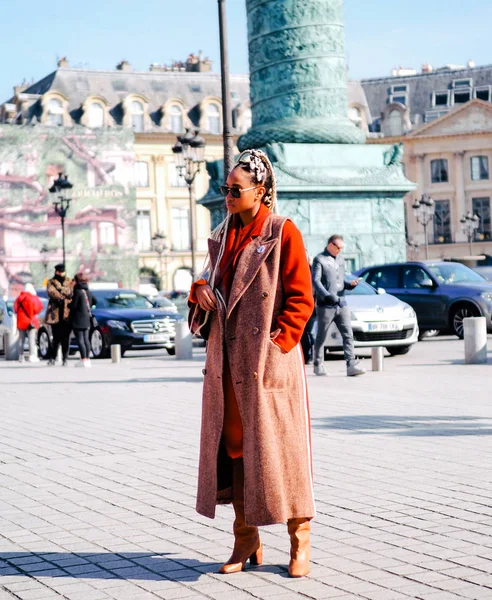 Trendy Pedestrian Walks Street Paris Fashion Week Fall Winter 2018 — стоковое фото