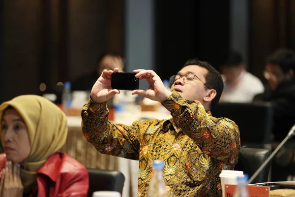 Ministers Officials Indonesian Delegation Listen Jack Yun Chairman Chinese Commerce — Stock Photo, Image