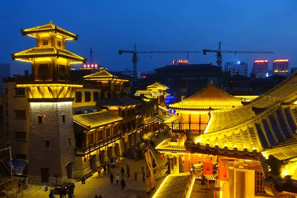 2018 日中国中部の河南省許昌市で夜 Caowei の古代都市の風景 — ストック写真