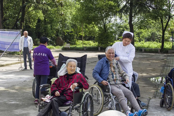 Idős Emberek Pihenni Egy Idősek Otthonában Zhenjiang Város Kelet Kínai — Stock Fotó