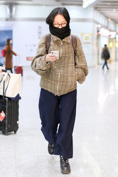 中国の女優周迅は 2018 日中国北京市に北京首都国際空港で描かれています — ストック写真