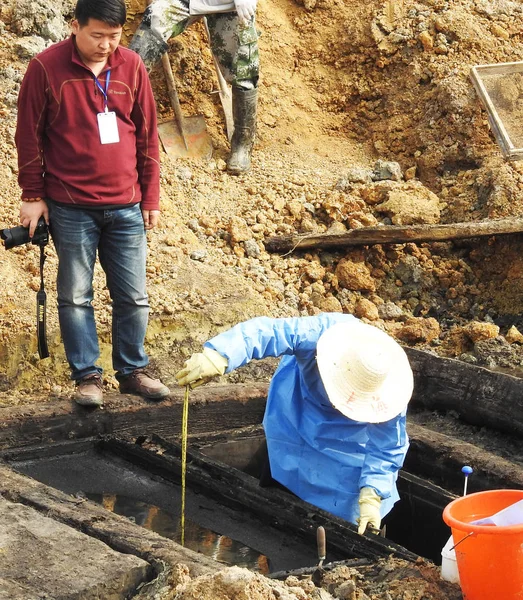 Archäologen Arbeiten Einer Ausgrabungsstätte Für Ein Grab Der Stadt Lianyungang — Stockfoto