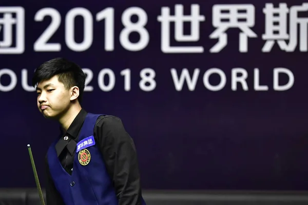 Wang Yuchen Κίνα Θεωρεί Έναν Πυροβολισμό Για Mark Selby Της — Φωτογραφία Αρχείου