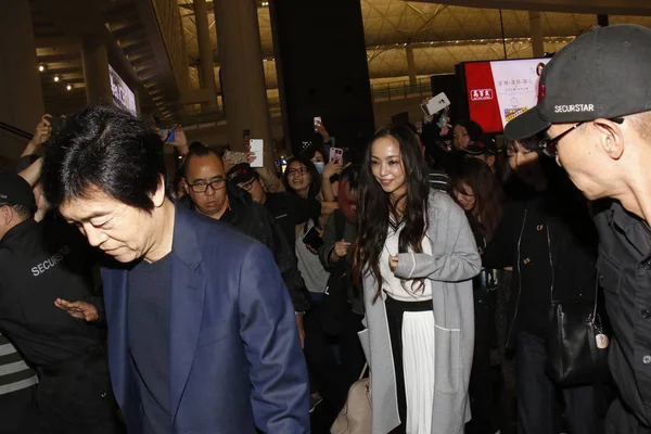 Cantante Japonesa Namie Amuro Dirige Salida Después Aterrizar Aeropuerto Internacional — Foto de Stock