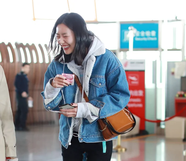 Modella Cinese Liu Wen Fotografata All Aeroporto Internazionale Beijing Capital — Foto Stock