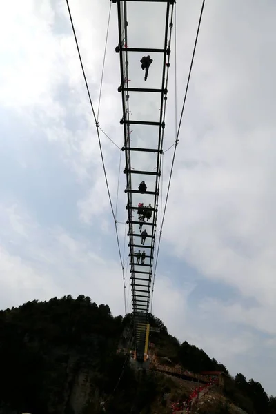 Вид Червя Самый Высокий Стеклянный Мост Китая Через Горы Батай — стоковое фото