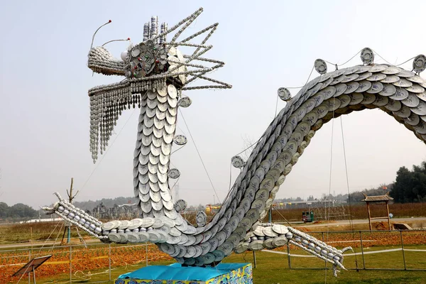 Dragon Chinois 100 Mètres Long Composé 000 Porcelaines Est Exposé — Photo