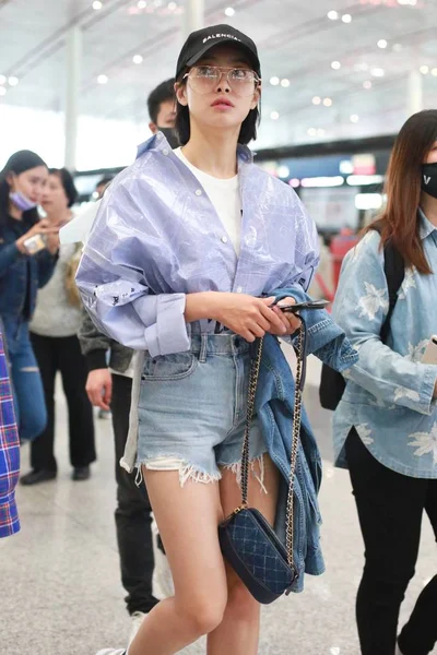 Cantante Attrice Cinese Victoria Song Song Qian Fotografata Mentre Arriva — Foto Stock