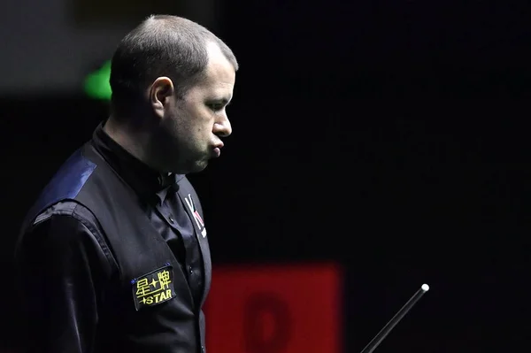 Barry Hawkins Inglaterra Considera Tiro Para Tom Ford Inglaterra Sua — Fotografia de Stock