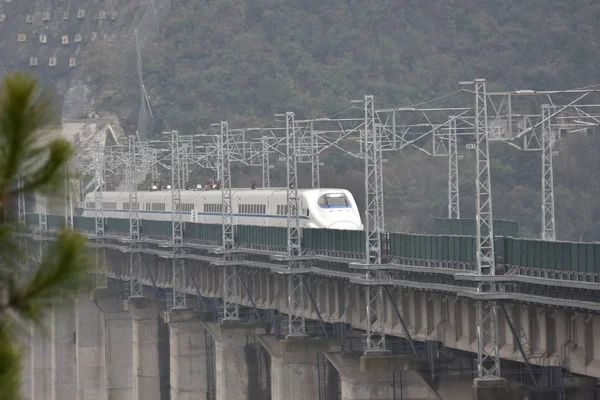 Chr Čínská Vysokorychlostní Železniční Trať Jezdí Vysokorychlostní Trati Chongqing Guizhou — Stock fotografie