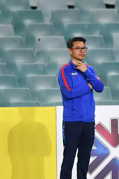 Entrenador Jingui Del Shanghai Shenhua China Participa Una Sesión Entrenamiento — Foto de Stock