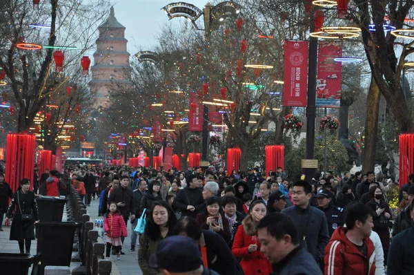 Touristen Drängen Sich Während Des Chinesischen Mondfestes Das Auch Als — Stockfoto