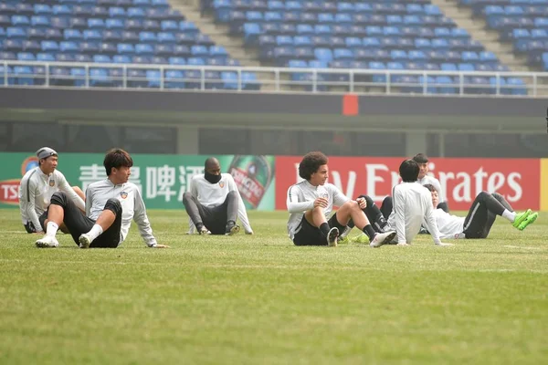 Jogadores Tianjin Quanjian China Participam Uma Sessão Treinamento Antes Jogo — Fotografia de Stock