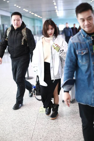 Die Taiwanesische Sängerin Jolin Tsai Auf Dem Internationalen Flughafen Von — Stockfoto