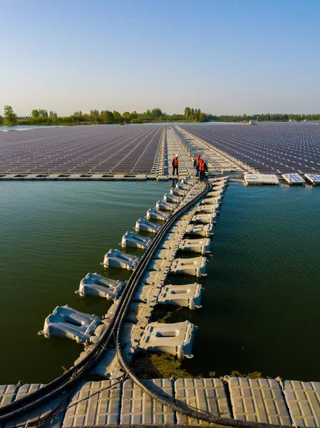 Вид Воздуха Плавающую Солнечную Энергетическую Ферму Преобразованную Оседания Добычи Угля — стоковое фото