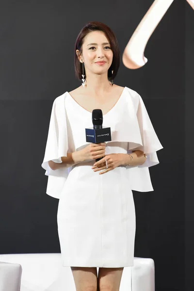 Čínská Herečka Tong Liya Navštěvuje Události Založení Společnosti Max Factor — Stock fotografie