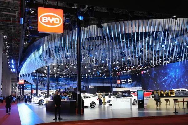 Vista Stand Byd Durante Xvii Exposição Internacional Indústria Automóvel Xangai — Fotografia de Stock