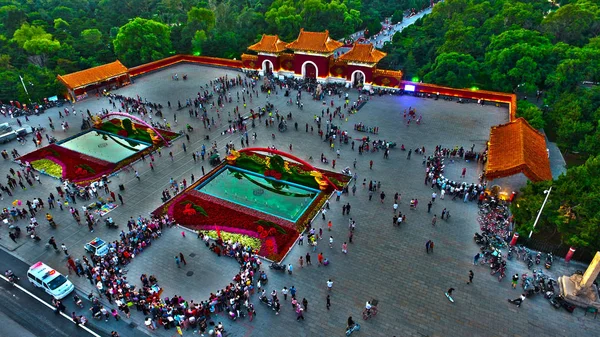 Orang Orang Mengunjungi Makam Zhaoling Taman Beiling Kota Shenyang Timur — Stok Foto