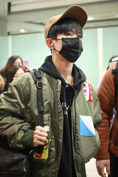 Jackson Yee Yangqianxi Chinese Boy Group Tfboys Pictured Arrives Beijing — Stock Photo, Image