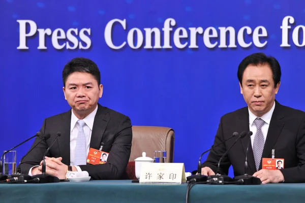Председатель Генеральный Директор Интернет Магазина Com Ричард Цяндун Слева Председатель — стоковое фото