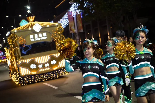 Darsteller Nehmen Einer Parade Zur Feier Des Chinesischen Mondneujahres Teil — Stockfoto