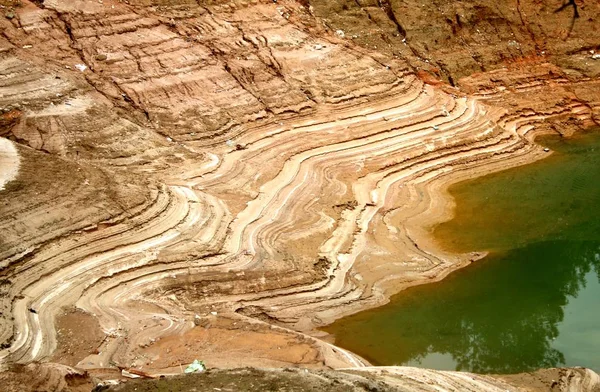 Näkymä Sedimentin Raitoihin Suichuanin Läänin Vedenpinnan Laskun Vuoksi Kaupunki Itä — kuvapankkivalokuva