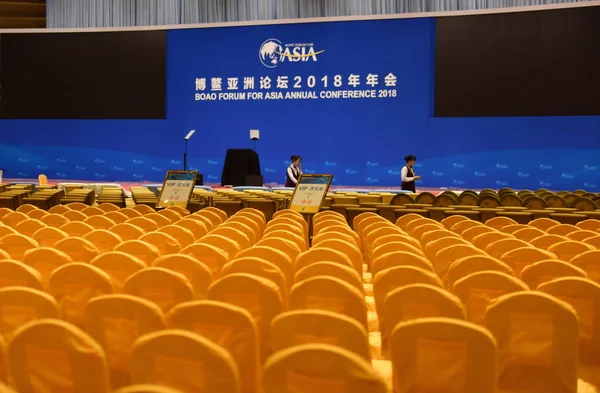 Chinese Hostesses Work Conference Hall Bfa International Convention Center Ahead — 图库照片