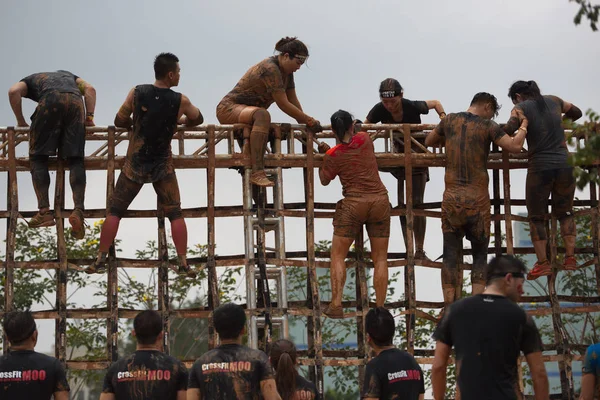 Competidores Participam Curso Obstáculos Corrida Espartana Cidade Shenzhen Província Guangdong — Fotografia de Stock