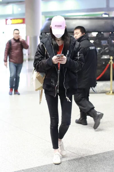 中国モデル Mengyao としてよりもっとよく知られている Ming 2018 日中国北京市に北京首都国際空港で描かれています — ストック写真