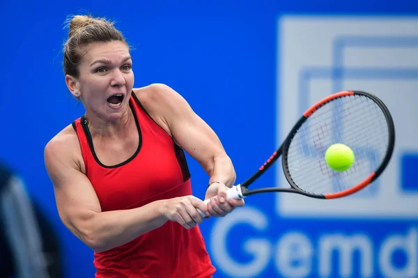 Simona Halep Rumäniens Returnerar Ett Skott Till Irina Camelia Begu — Stockfoto