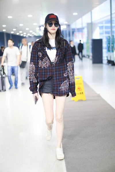 Modelo Chinês Mengyao Mais Conhecido Como Ming Retratado Aeroporto Internacional — Fotografia de Stock