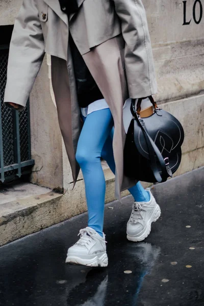 Модний Пішохідні Прогулянки Вулиці Під Час Париж Fashion Тижня Осінь — стокове фото
