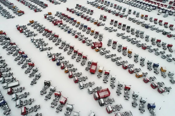 Vue Aérienne Nouveaux Camions Sur Sol Enneigé Une Usine Automobile — Photo