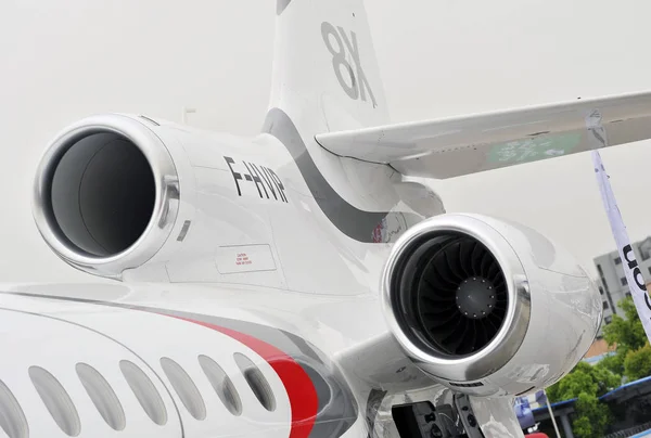 Avión Negocios Largo Alcance Dassault Falcon Está Exhibición Antes Conferencia — Foto de Stock
