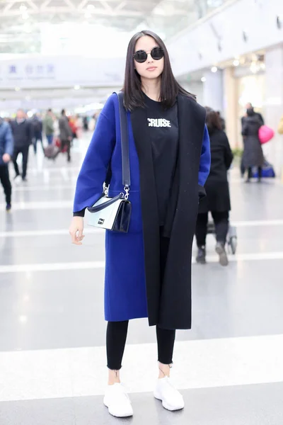 Modella Attrice Cinese Zhang Zilin Fotografata All Aeroporto Internazionale Beijing — Foto Stock